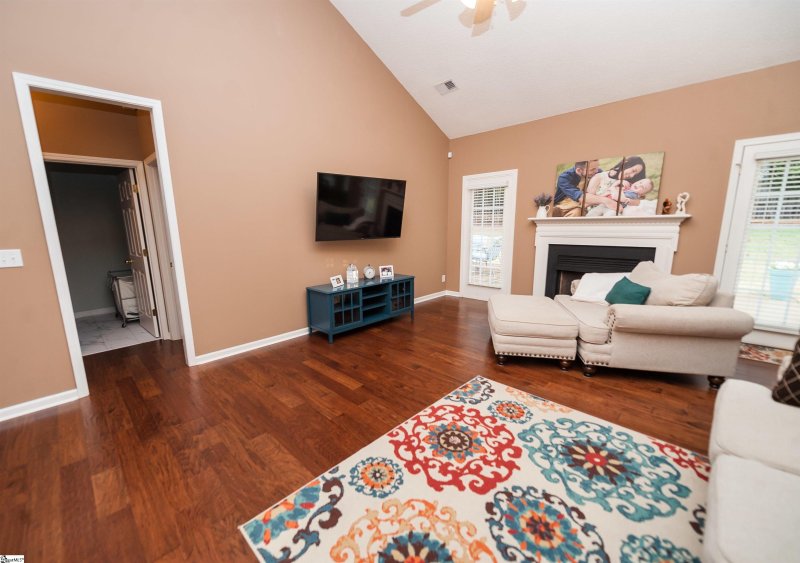 Property image 3 at 413 N Sweetwater Hills Drive, Moore, SC 29369