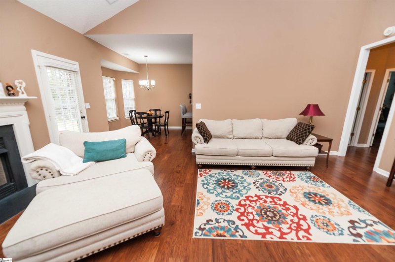 Property image 5 at 413 N Sweetwater Hills Drive, Moore, SC 29369