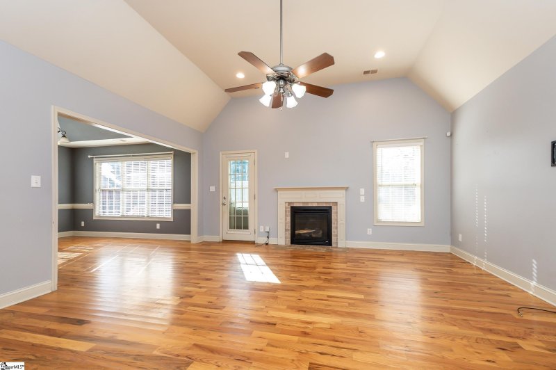 Property image 2 at 707 Secretariat Drive, Boiling Springs, SC 29316