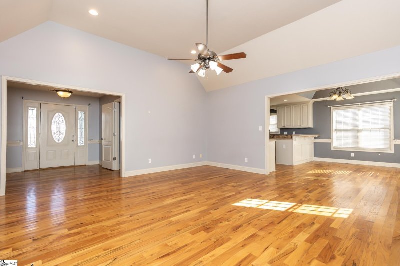 Property image 4 at 707 Secretariat Drive, Boiling Springs, SC 29316