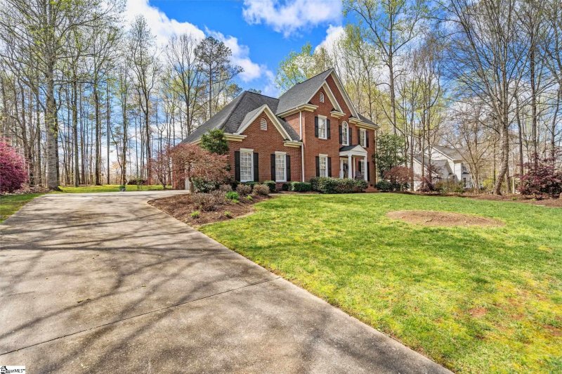 Property image 2 at 511 Shadow Oaks Drive, Easley, SC 29642