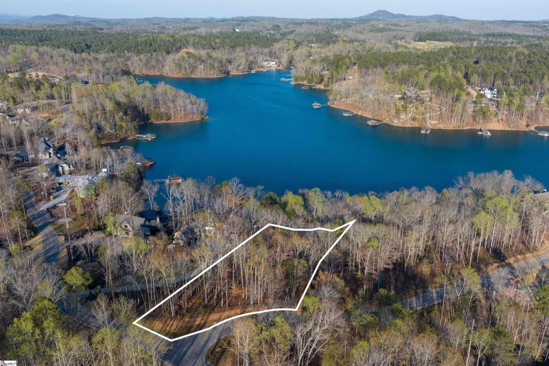 Property image 3 at 101 Sailview Court, Six Mile, SC 29682