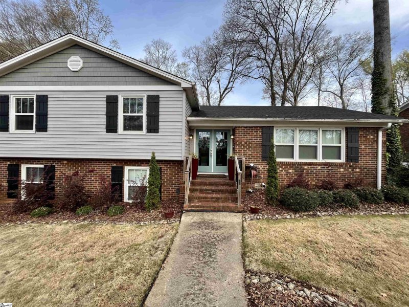 Property image 2 at 1 Donington Drive, Greenville, SC 29615