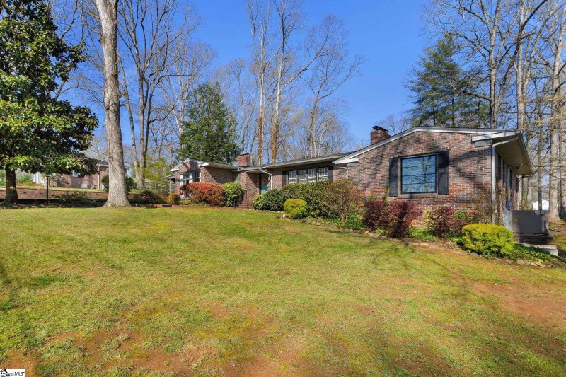 Property image 2 at 211 Grace Avenue, Easley, SC 29640