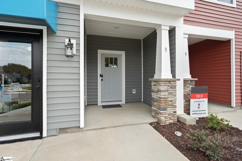 Property image 3 at 3 Starlake Road, Simpsonville, SC 29681