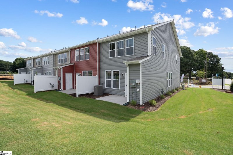 Property image 4 at 3 Starlake Road, Simpsonville, SC 29681