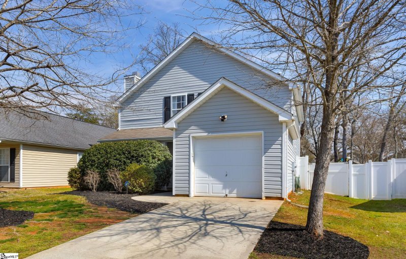 Property image 3 at 7 Perthwood Place, Greenville, SC 29617