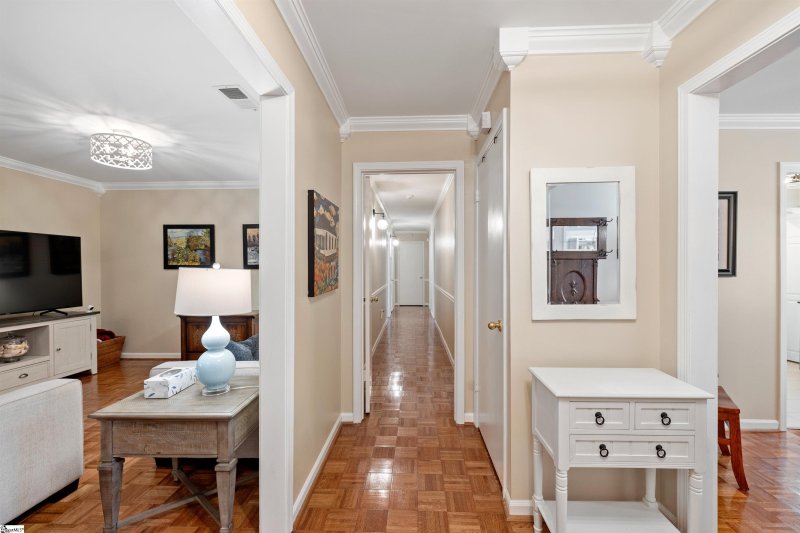 Property image 3 at 925 Cleveland Street, Greenville, SC 29601