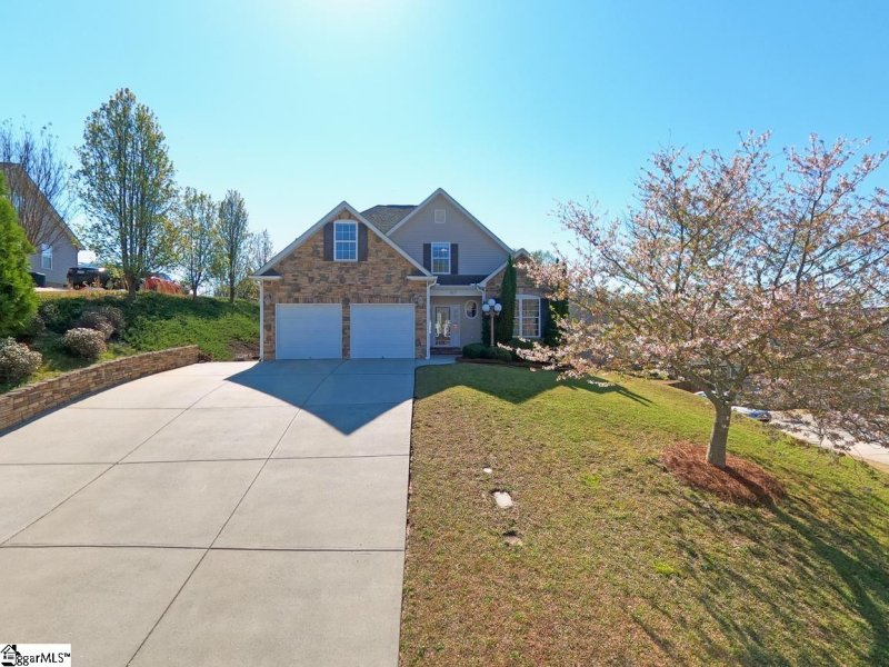 Property image 2 at 417 Winding Brook Court, Greenville, SC 29617