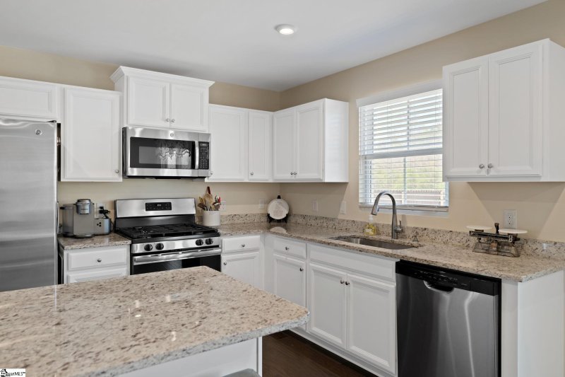 Property image 5 at 201 Fairmeadow Way, Greenville, SC 29617