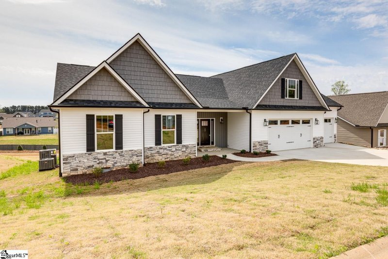 Property image 3 at 27 Marion Meadow Lane, Travelers Rest, SC 29690