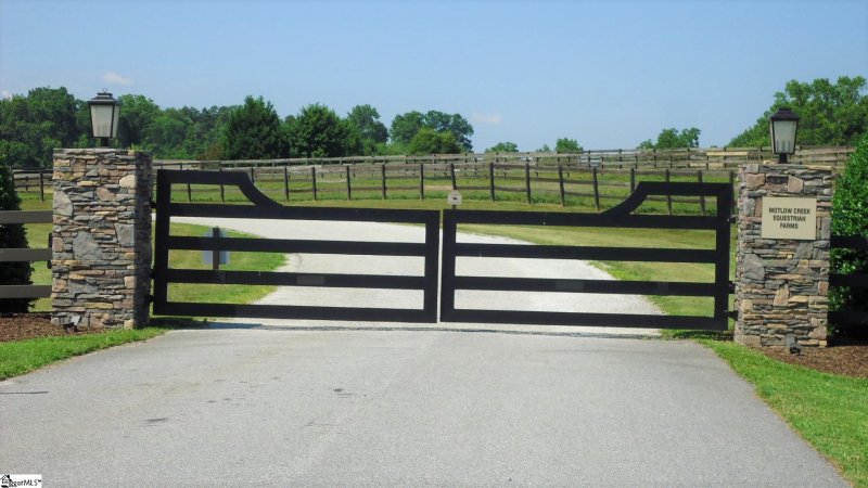 Property image 3 at 150 Hunter Hack Trail, Campobello, SC 29322