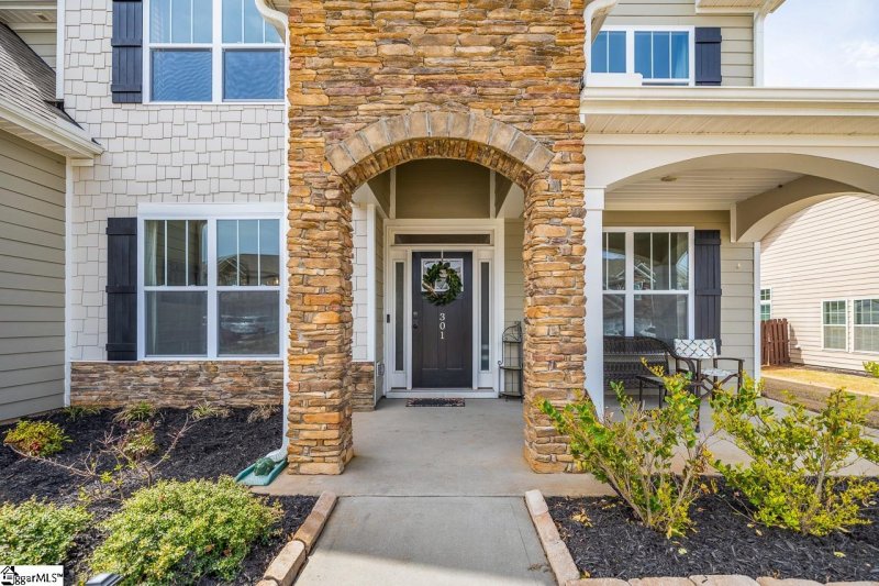 Property image 2 at 301 Woodhall Lane, Piedmont, SC 29673