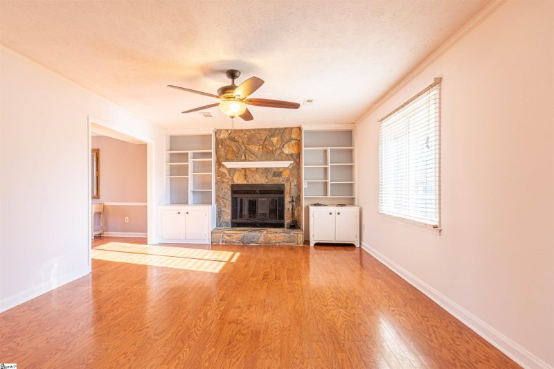 Property image 3 at 2 BROOKS Road, Mauldin, SC 29662