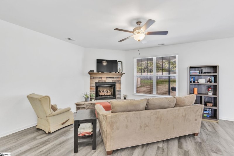 Property image 3 at 4 Royal Pine Way, Greer, SC 29650