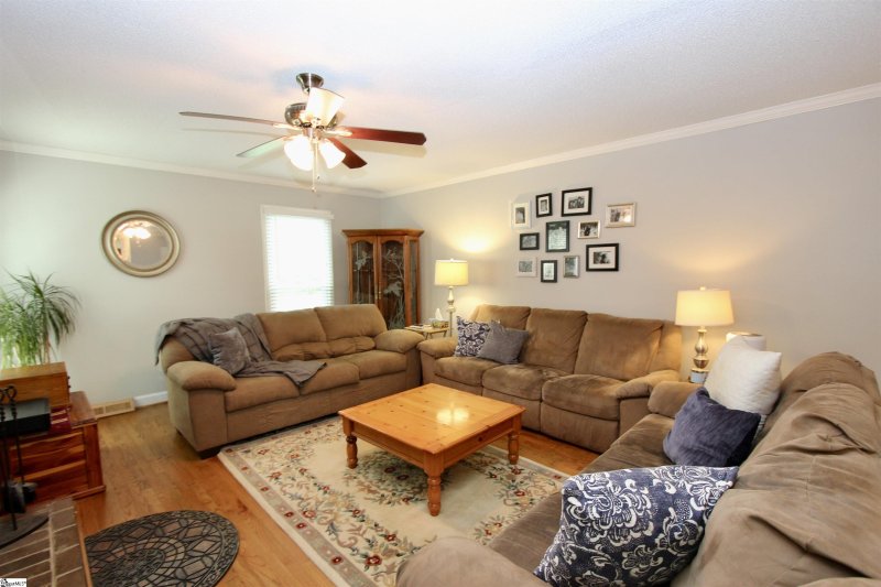 Property image 3 at 612 Millbrook Drive, Spartanburg, SC 29301