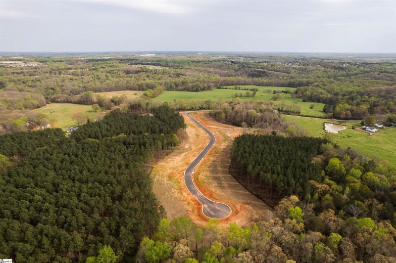 Property image 4 at 15 Danielsen Way, Greer, SC 29651