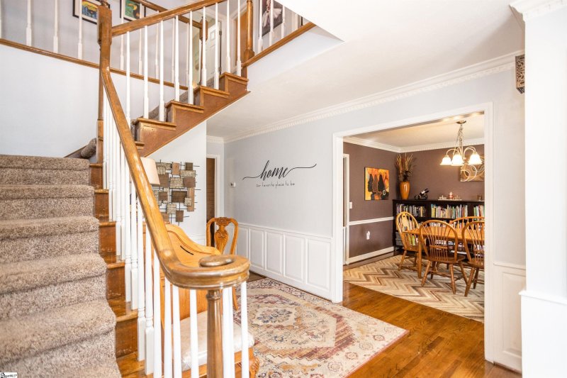 Property image 5 at 206 Gilderbrook Road, Greenville, SC 29615