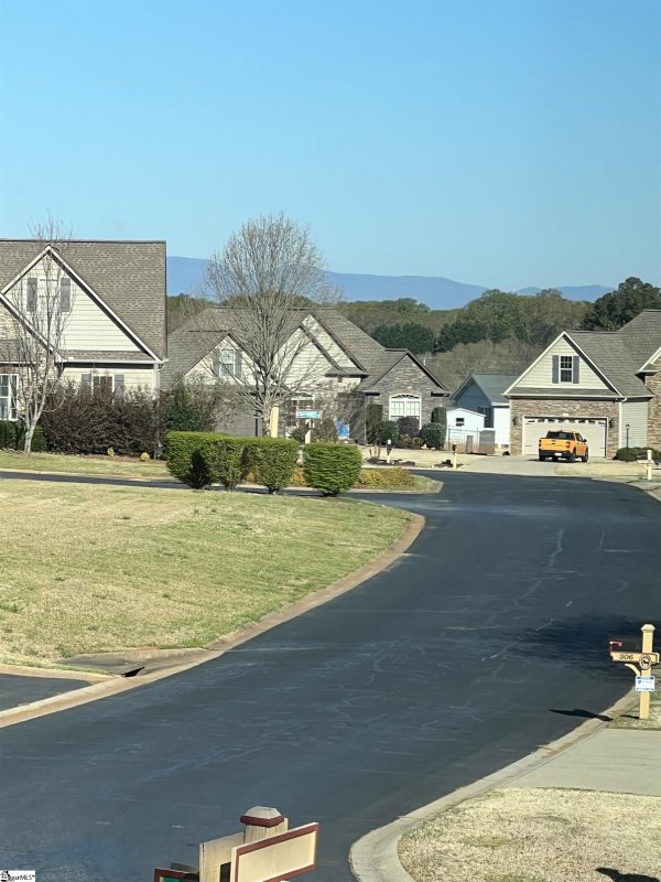 Property image 2 at 605 Secretariat Drive, Boiling Springs, SC 29316