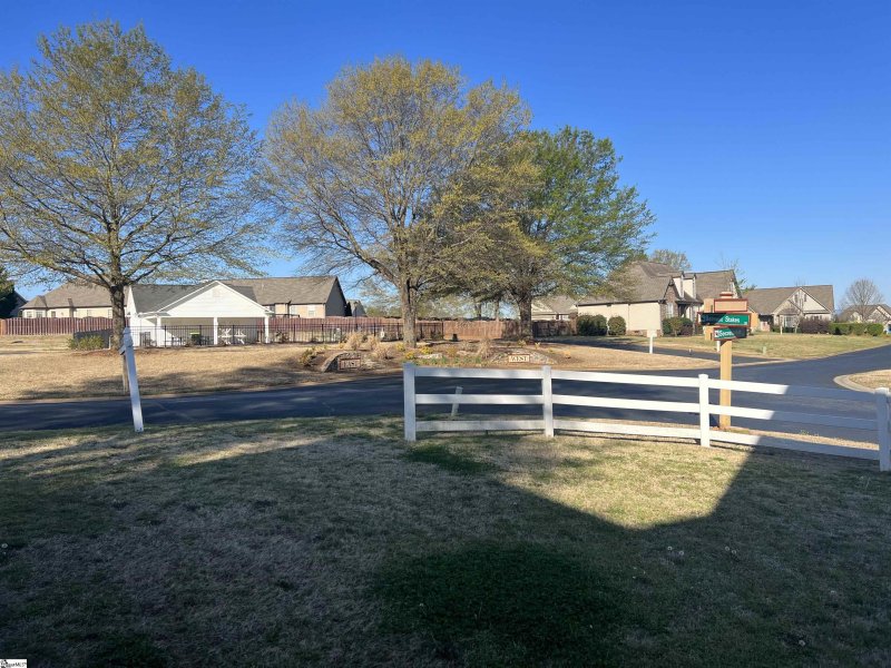 Property image 3 at 605 Secretariat Drive, Boiling Springs, SC 29316