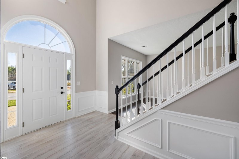 Property image 2 at 404 Collingsworth Lane, Greenville, SC 29615