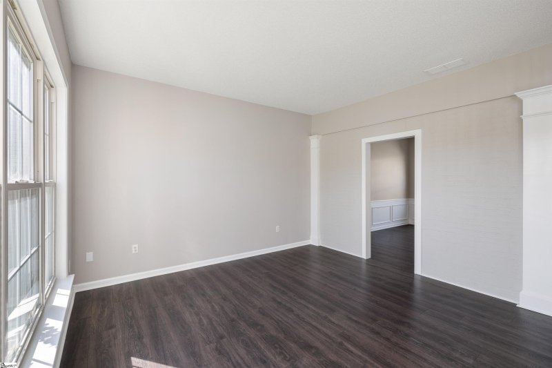 Property image 4 at 404 Collingsworth Lane, Greenville, SC 29615