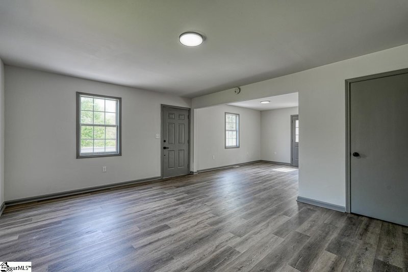 Property image 4 at 29 Lee Way, Taylors, SC 29687