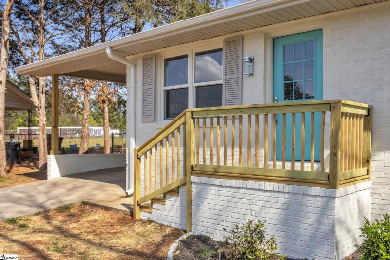 Property image 2 at 116 E Belvedere Road, Greenville, SC 29605