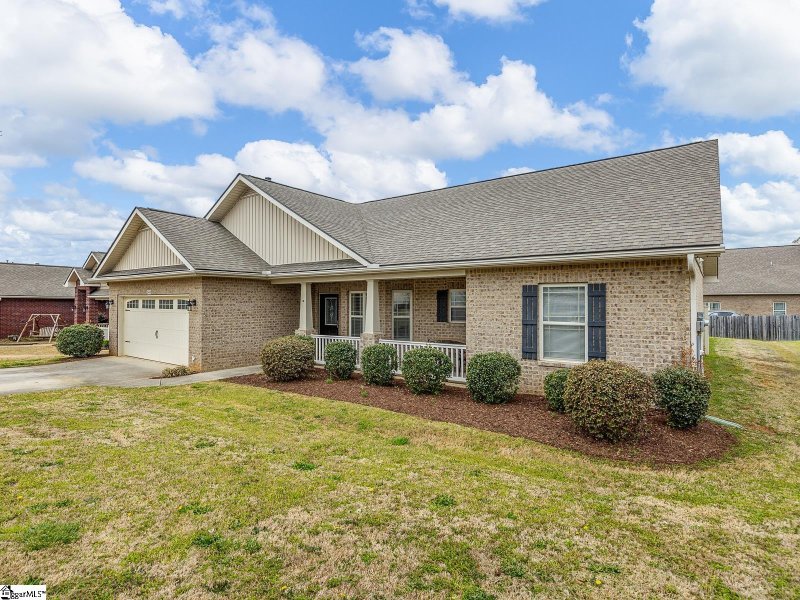 Property image 2 at 644 Flintrock Drive, Boiling Springs, SC 29316-7436