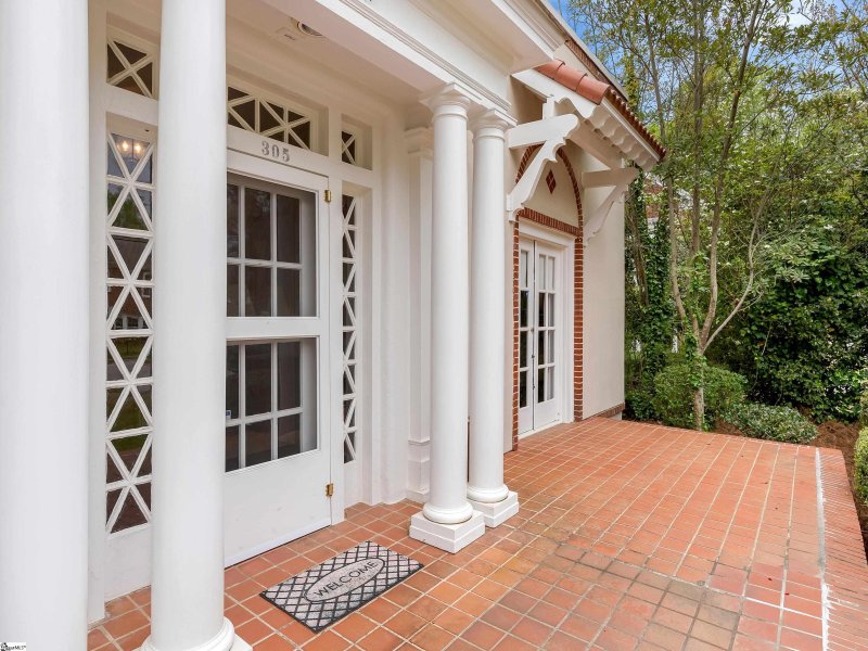 Property image 2 at 305 W Walnut Street, Clinton, SC 29325