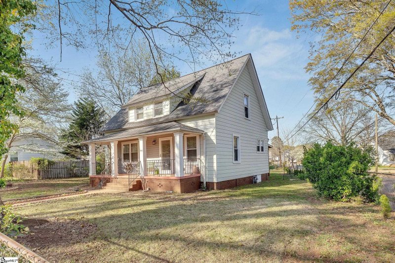 Property image 5 at 102 Brooks Avenue, Greenville, SC 29617-7829