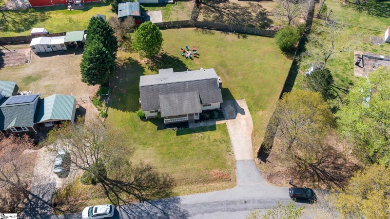 Property image 3 at 421 Willow Drive, Piedmont, SC 29673