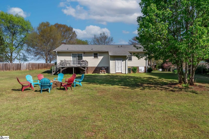 Property image 4 at 421 Willow Drive, Piedmont, SC 29673