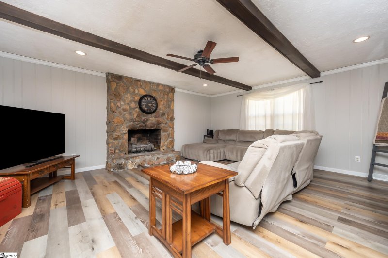 Property image 5 at 421 Willow Drive, Piedmont, SC 29673