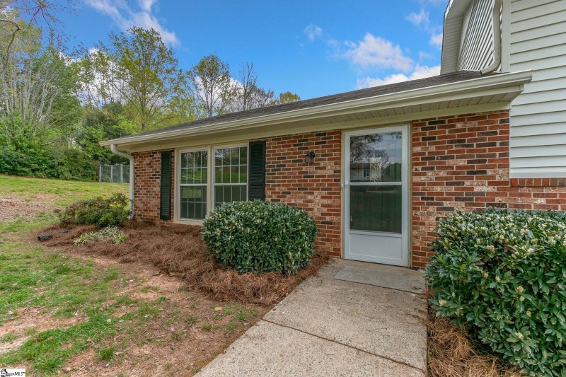 Property image 2 at 111 Golden Grove Circle, Piedmont, SC 29673