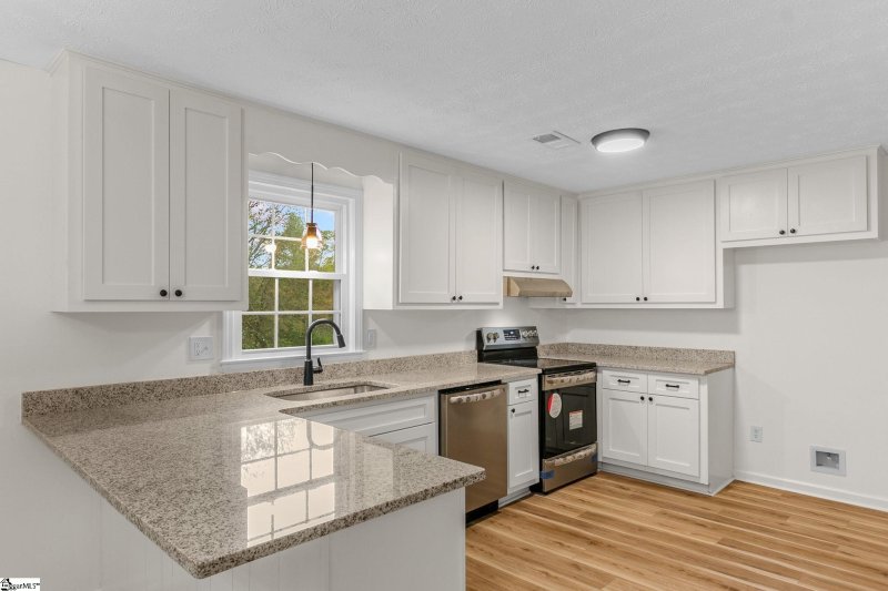 Property image 4 at 111 Golden Grove Circle, Piedmont, SC 29673