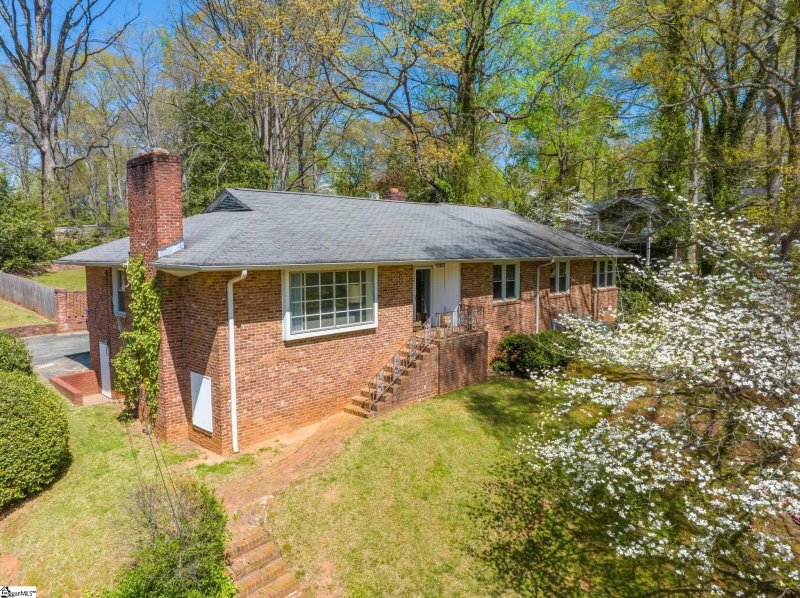 Property image 4 at 19 Lotus Court, Greenville, SC 29609