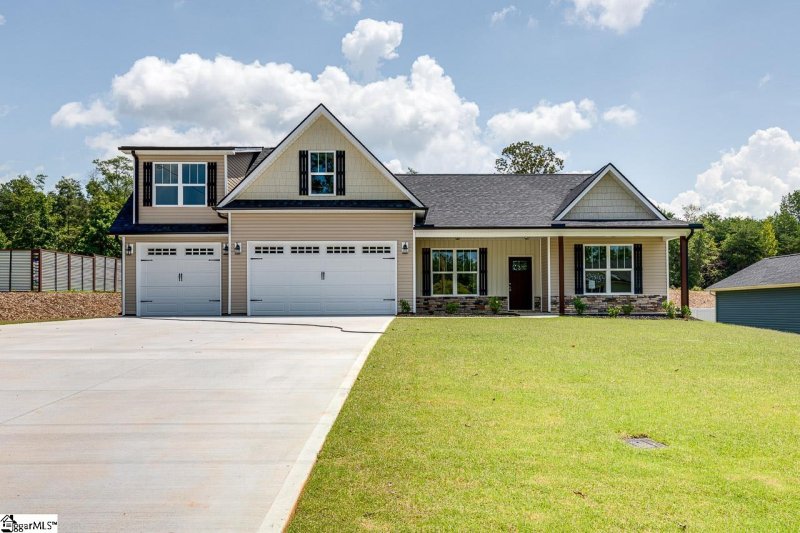 Property image 2 at 243 Inlet Pointe Drive, Anderson, SC 29625