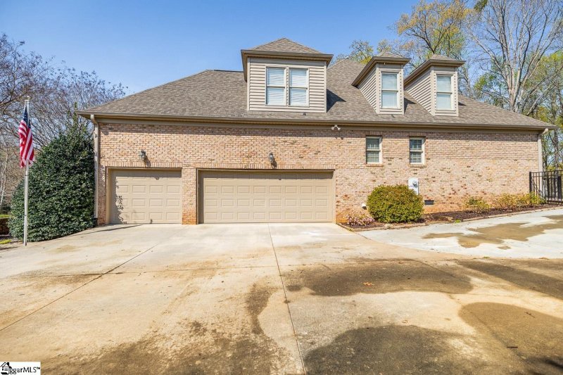 Property image 3 at 902 Sugar Oak Court, Simpsonville, SC 29680
