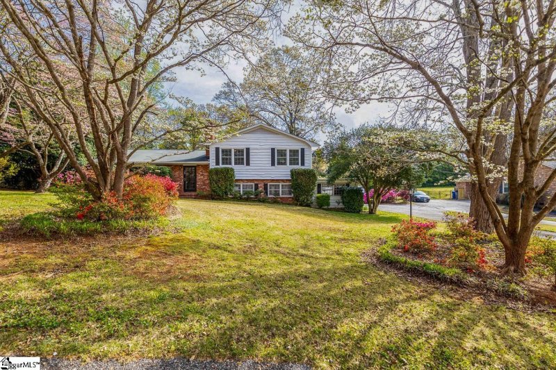 Property image 2 at 129 Romaine Drive, Spartanburg, SC 29307