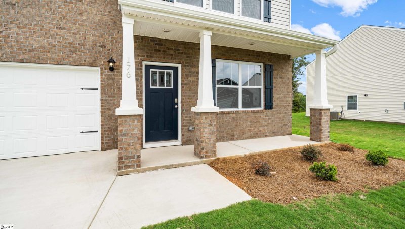 Property image 2 at 176 Slateford Circle, Piedmont, SC 29673