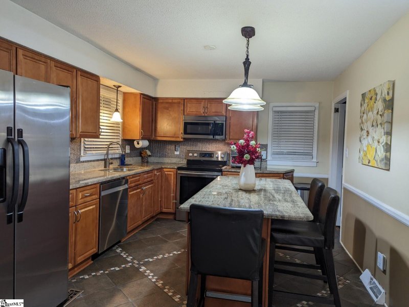 Property image 5 at 212 Singing Woods Lane, Spartanburg, SC 29301