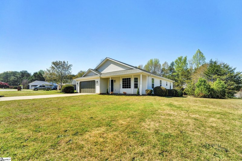 Property image 2 at 500 Bengal Court, Greer, SC 29651