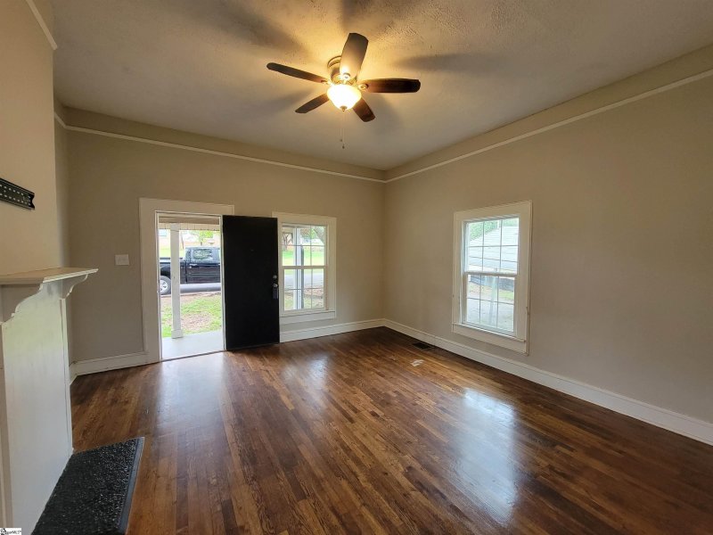 Property image 4 at 10 Clemson Street, Liberty, SC 29657