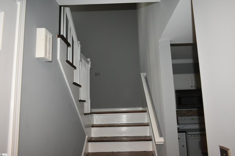 Property image 2 at 82 Briarview Circle, Greenville, SC 29615