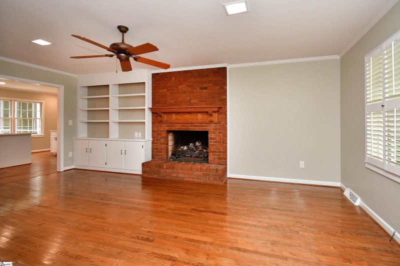 Property image 5 at 105 Chateau Drive, Greenville, SC 29615