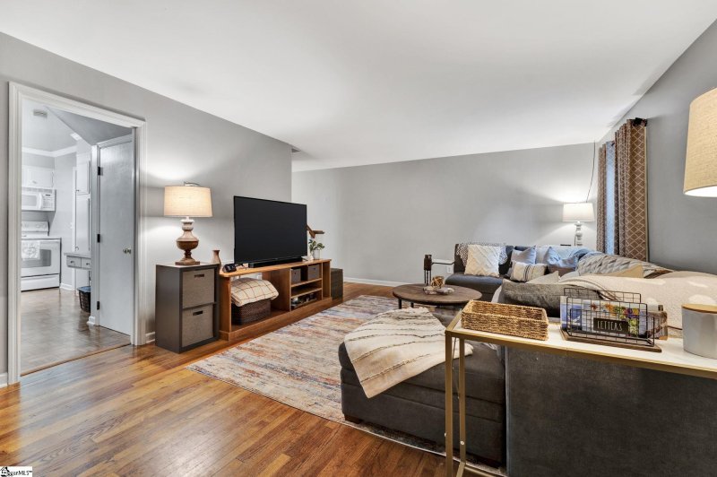 Property image 5 at 815 Edwards Road, Greenville, SC 29615