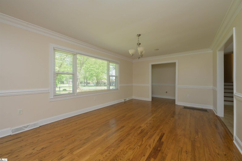 Property image 3 at 300 Hickory Lane, Mauldin, SC 29662