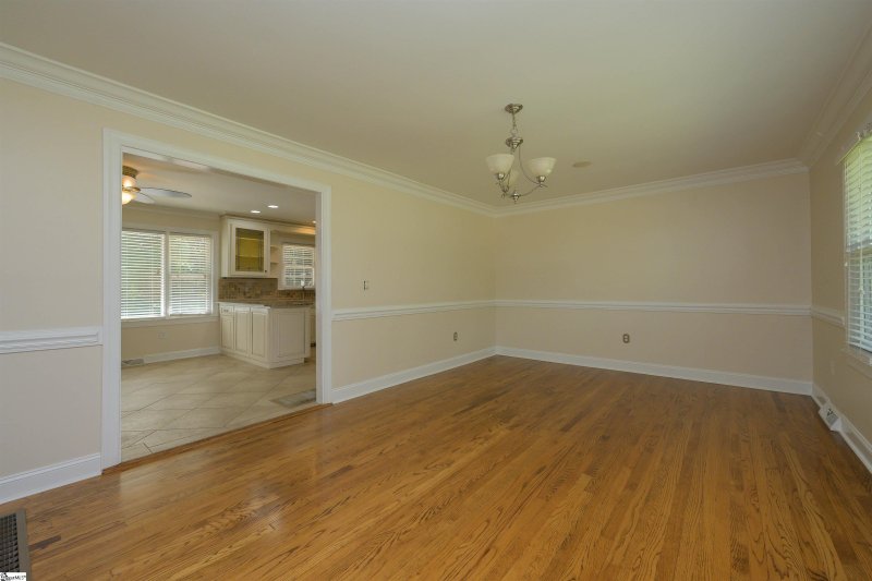 Property image 4 at 300 Hickory Lane, Mauldin, SC 29662