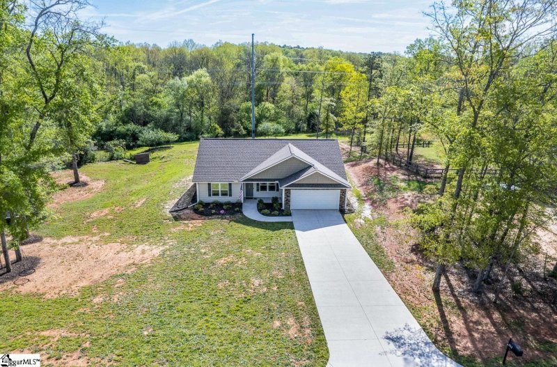 Property image 3 at 244 Redcoat Court, Simpsonville, SC 29680